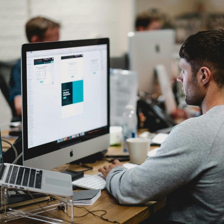 Une agence web à taille humaine sur Voiron qui vous conseille et vous accompagne durablement.